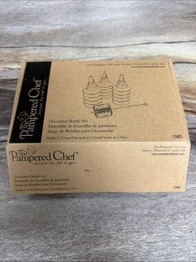 Pampered Chef Decorator Bottle Set